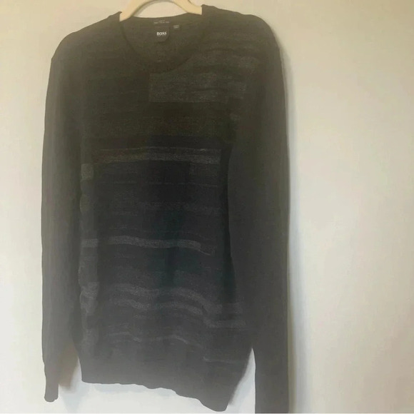 Hugo Boss 100% virgin wool grey black  sweater - Picture 5 of 7
